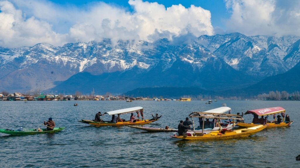The Enduring Beauty of Dal Lake Srinagar